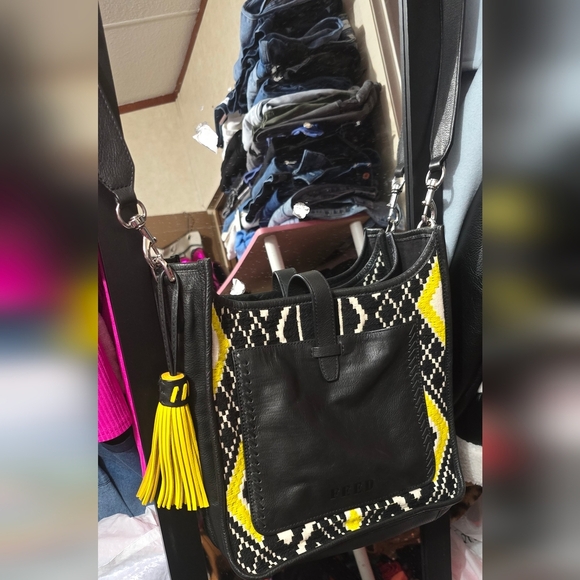 🍂🍁Like new REBECCA MINKOFF LIMITED EDITION "FEED" CRPSSBODY BAG - Picture 4 of 10